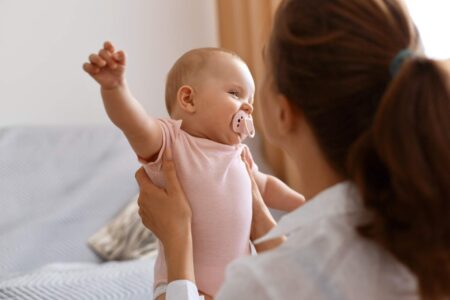 Neonati: lo sviluppo del sistema immunitario dipende dal microbiota della madre